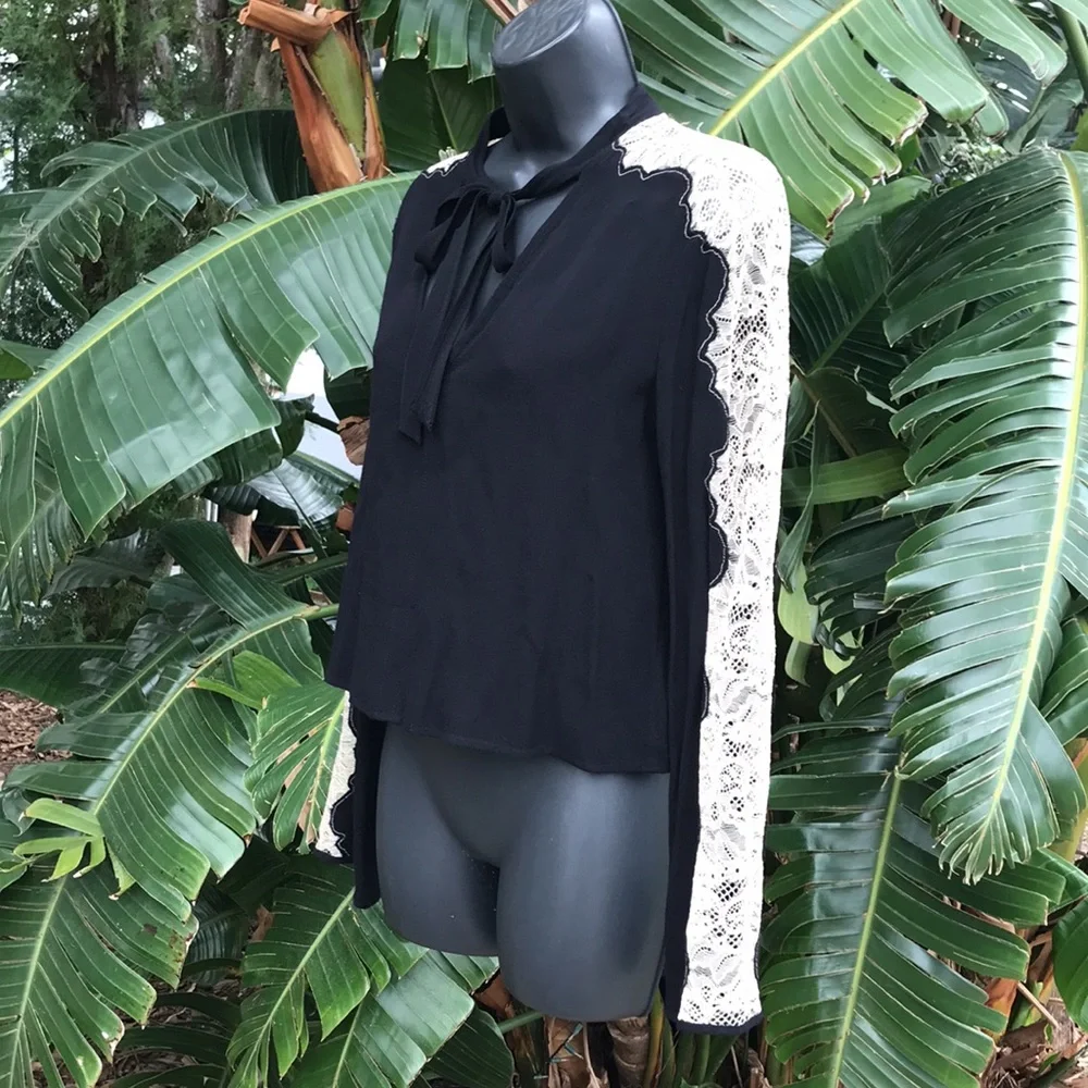 Free people right romantic lace inside top